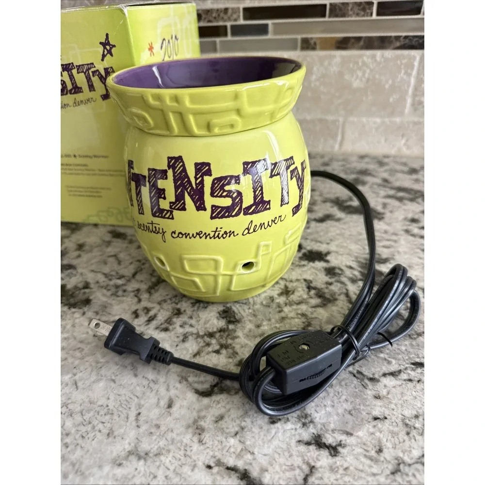 Scentsy Intensity Denver Convention 2010 Green Purple wax warmer New In Box